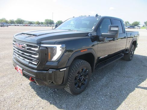 New 2026 GMC Sierra 2500 AT4 w/ AT4 Premium Plus Package AWD/4WD image 11