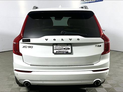 Used 2018 Volvo XC90 T5 Momentum w/ Convenience Package image 4