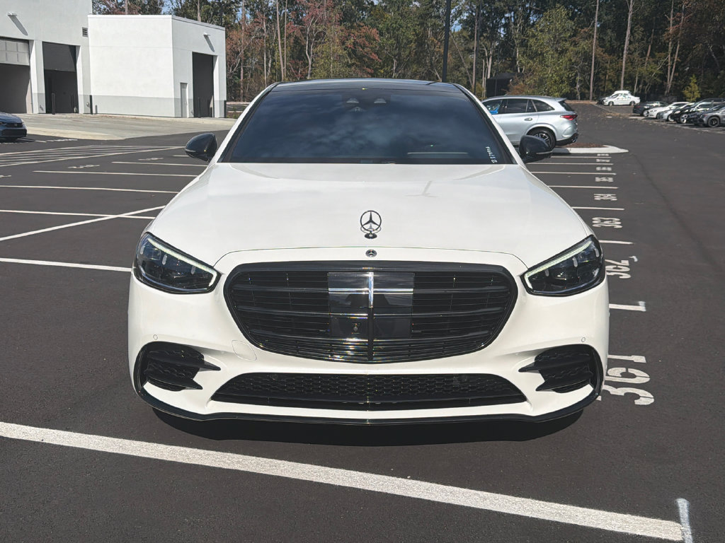 Used 2023 Mercedes-Benz S 580 4MATIC Sedan image 2