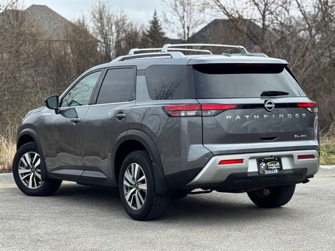 Certified 2025 Nissan Pathfinder SL image 4