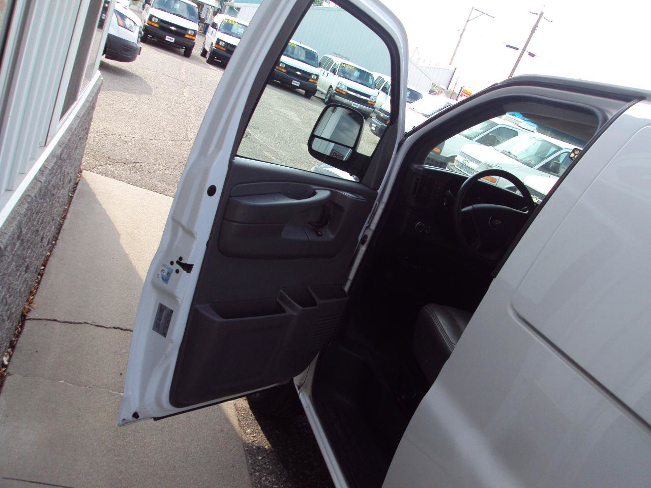 Used 2014 Chevrolet Express 1500 AWD image 18