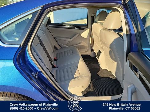 Used 2017 Volkswagen Passat 1.8T SEL Premium image 15