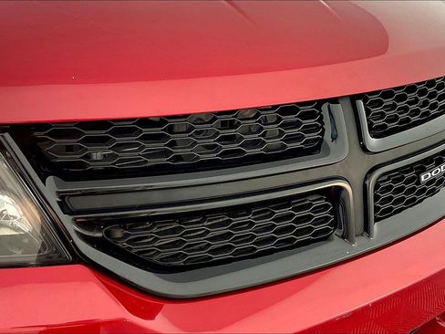 Used 2020 Dodge Journey SE w/ SE Popular Equipment Group FWD image 32