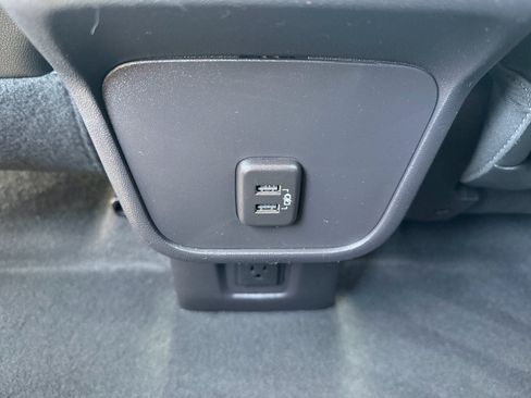 Used 2024 GMC Terrain SLT AWD/4WD image 27
