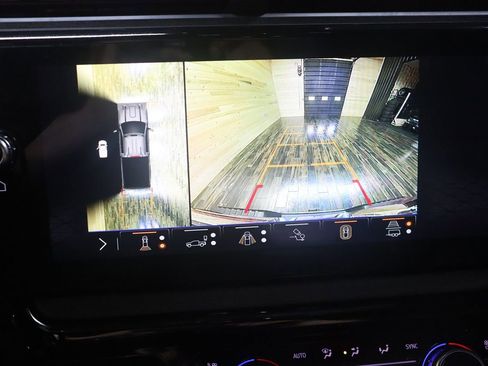 Used 2025 GMC Sierra 2500 AT4 image 65