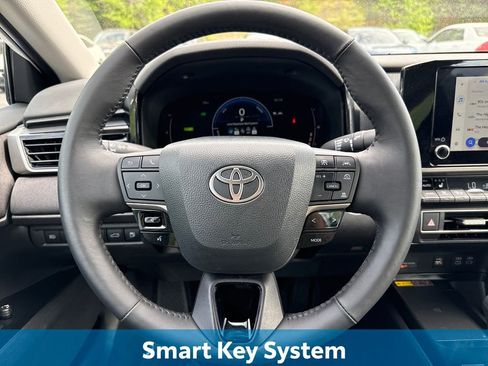 Used 2025 Toyota Camry LE w/ Convenience Package image 13