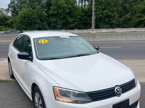 Used 2013 Volkswagen Jetta S FWD image 2