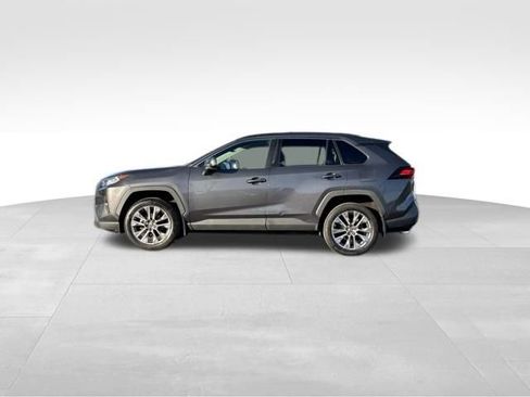 Used 2019 Toyota RAV4 XLE Premium image 4