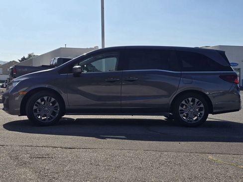 New 2026 Honda Odyssey Touring image 4