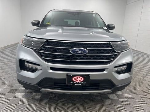 Used 2024 Ford Explorer XLT w/ Equipment Group 202A AWD/4WD image 3