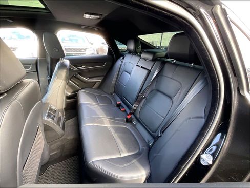 Used 2022 Jaguar XF SE image 27