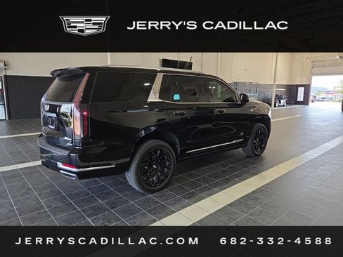 Used 2025 Cadillac Escalade Premium Luxury w/ Touring Package AWD/4WD image 6