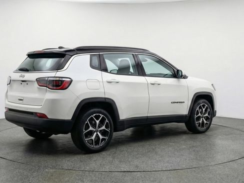 Used 2025 Jeep Compass Limited AWD/4WD image 9