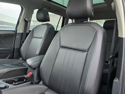 Used 2022 Volkswagen Tiguan SE image 24