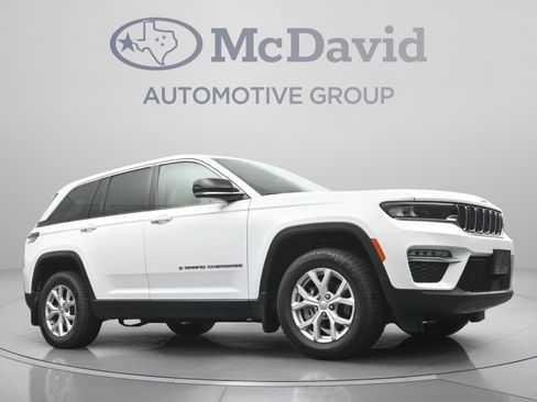 Used 2022 Jeep Grand Cherokee Limited w/ Trailer Tow Prep Group (B) AWD/4WD image 28