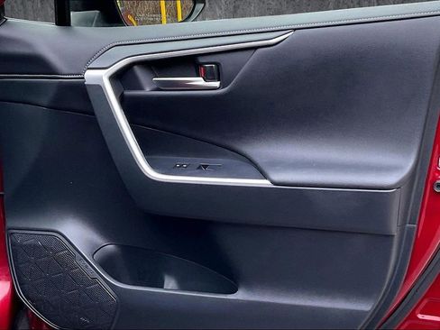 Used 2019 Toyota RAV4 Limited w/ Advanced Technology Package AWD/4WD image 28