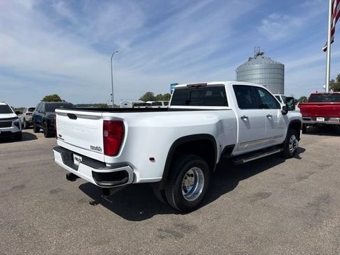 Used 2024 Chevrolet Silverado 3500 High Country w/ High Country Premium Package AWD/4WD image 5