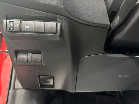 Used 2025 Toyota Corolla Cross XLE FWD image 35