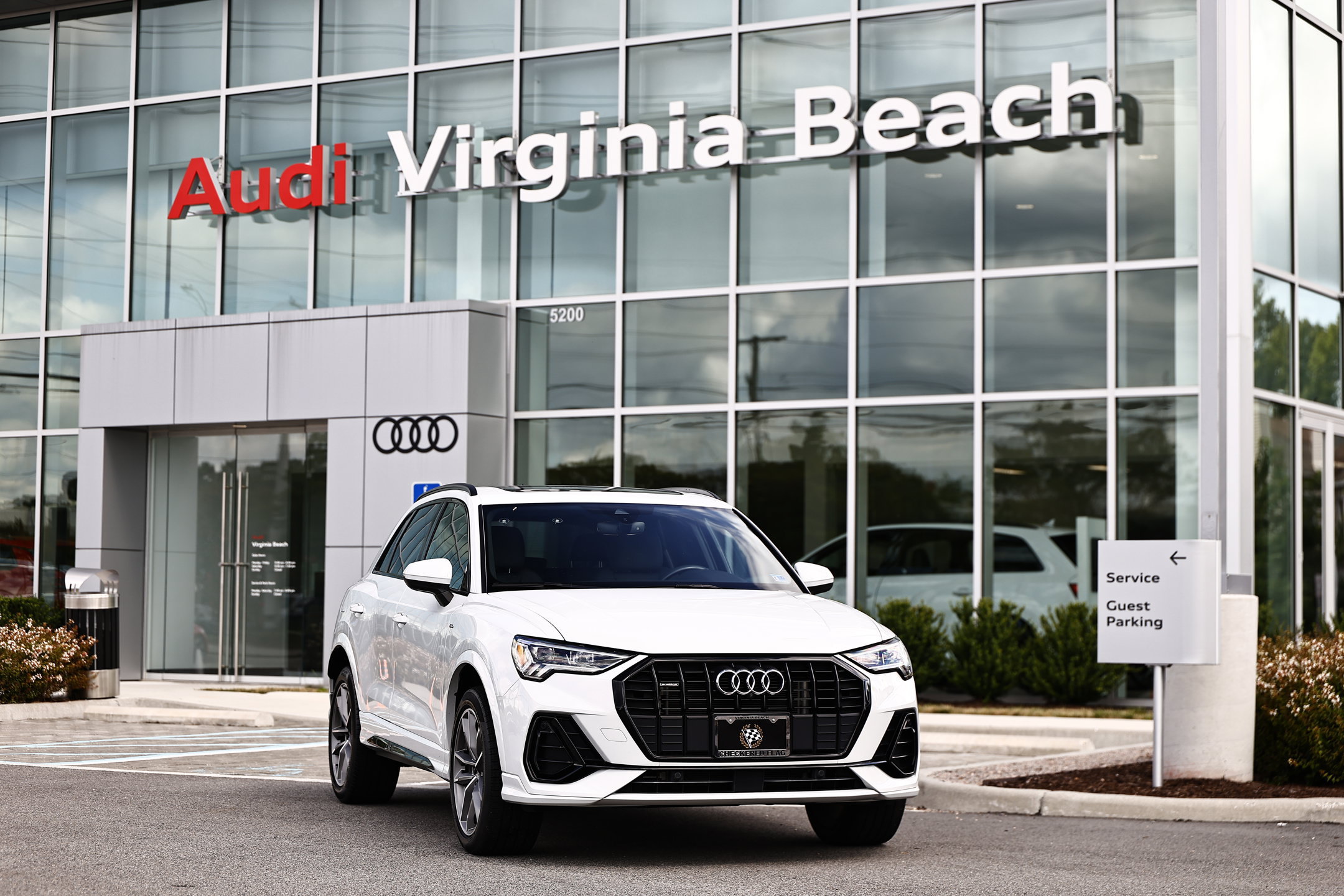 Used 2022 Audi Q3 2.0T Premium Plus w/ Premium Plus Package AWD/4WD image 1