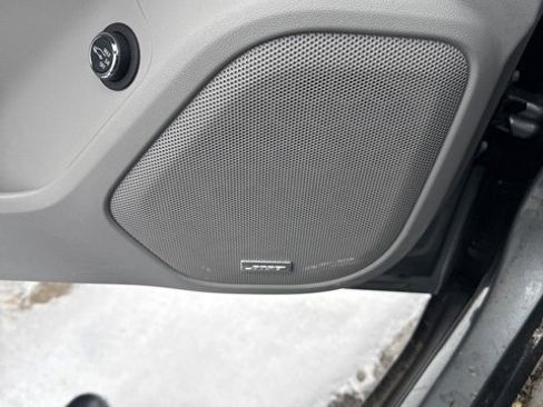 Used 2023 GMC Acadia SLT w/ LPO, Floor Liner Package image 6