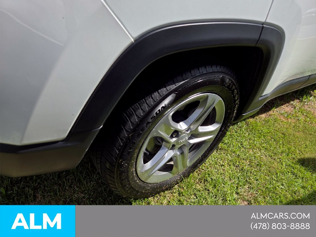 Used 2024 Jeep Compass Latitude AWD/4WD image 18