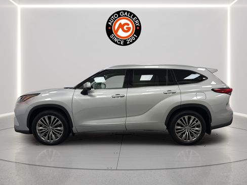 Used 2021 Toyota Highlander Platinum AWD/4WD image 4