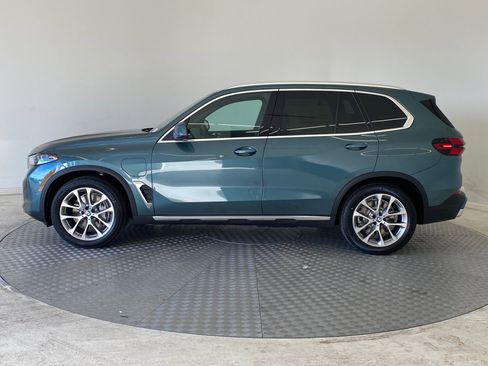 New 2026 BMW X5 xDrive50e w/ Premium Package image 2