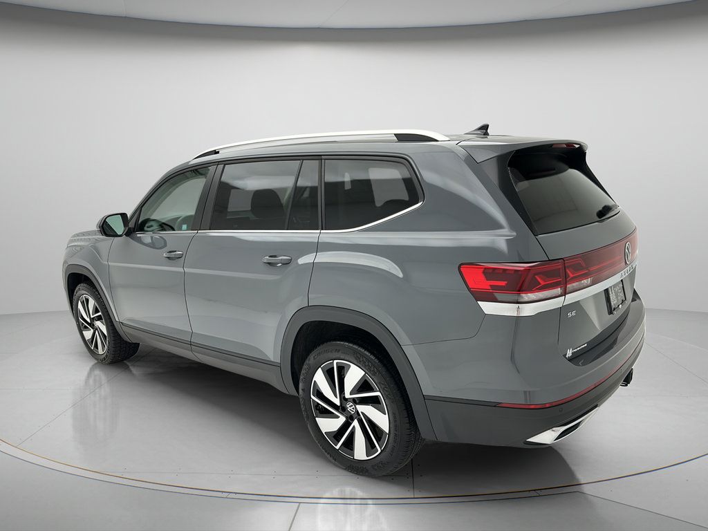 Used 2025 Volkswagen Atlas SE AWD/4WD image 6