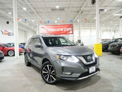 Used 2019 Nissan Rogue SL w/ Premium Package image 2