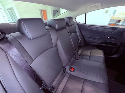 Certified 2024 Lexus ES 350 w/ Premium Package image 15