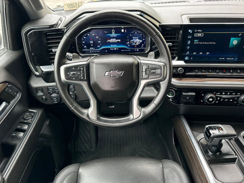 Used 2023 Chevrolet Silverado 1500 LT Trail Boss w/ LT Trail Boss Premium Package AWD/4WD image 17