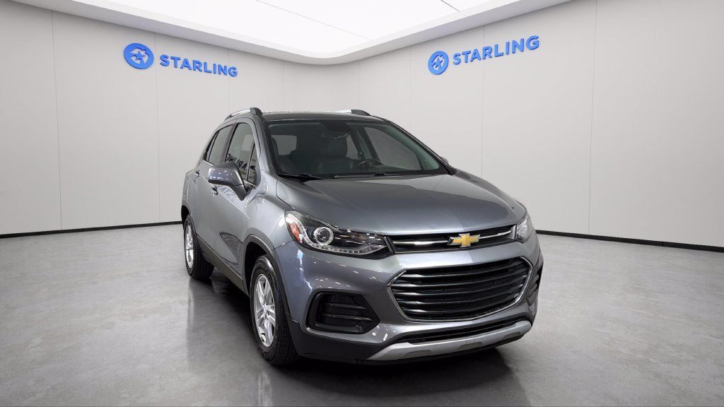 Used 2020 Chevrolet Trax LT w/ LT Convenience Package FWD image 14