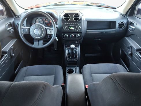 Used 2016 Jeep Patriot Sport image 3