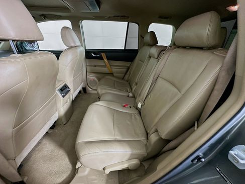 Used 2010 Toyota Highlander Limited image 28