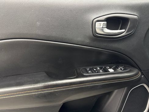 Used 2019 Jeep Compass Sport AWD/4WD image 37