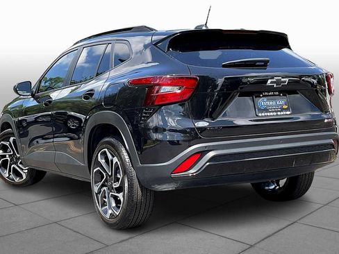 Used 2025 Chevrolet Trax RS w/ Sunroof Package FWD image 11