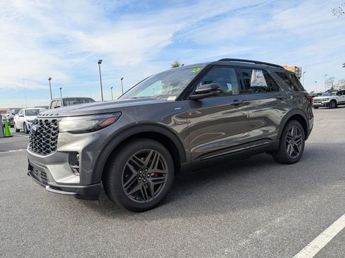 New 2026 Ford Explorer ST-Line w/ ST-Line Street Pack image 7