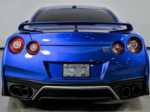 Used 2020 Nissan GT-R Premium AWD/4WD image 11