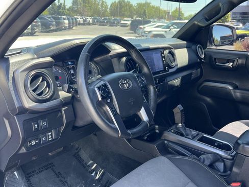 Used 2023 Toyota Tacoma TRD Off-Road w/ Advanced Technology Package AWD/4WD image 28