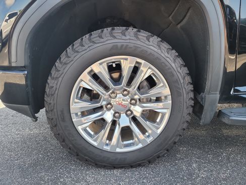 Used 2022 GMC Sierra 1500 Denali w/ Driver Alert Package II AWD/4WD image 10