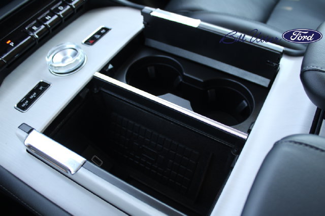 Used 2025 Lincoln Navigator Reserve AWD/4WD image 18