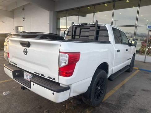 Used 2019 Nissan Titan SL w/ Midnight Edition image 4