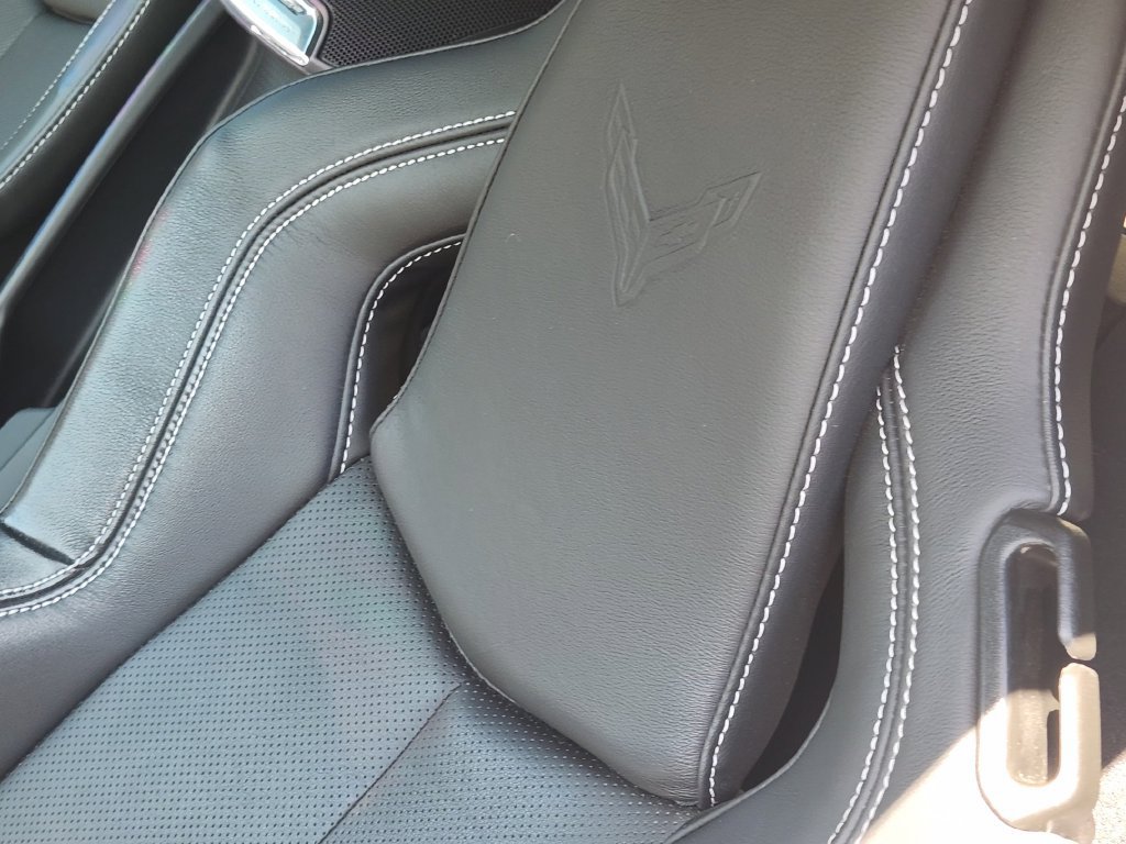 Used 2022 Chevrolet Corvette Stingray Coupe w/ 1LT RWD image 15