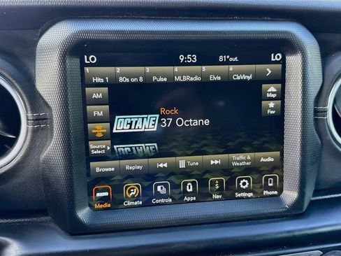 Used 2023 Jeep Wrangler Unlimited Sahara AWD/4WD image 16