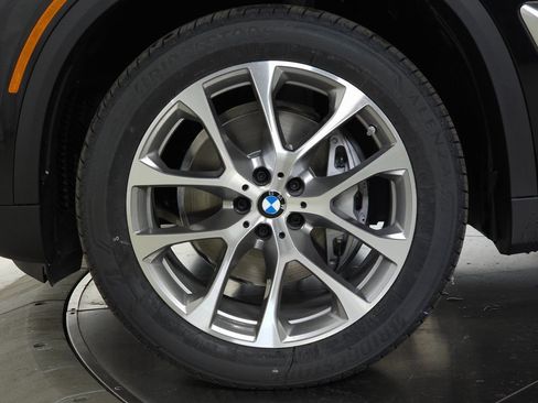 Used 2026 BMW X5 xDrive40i w/ Parking Assistance Package AWD/4WD image 7