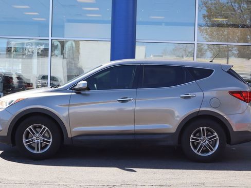 Used 2018 Hyundai Santa Fe Sport AWD/4WD image 2