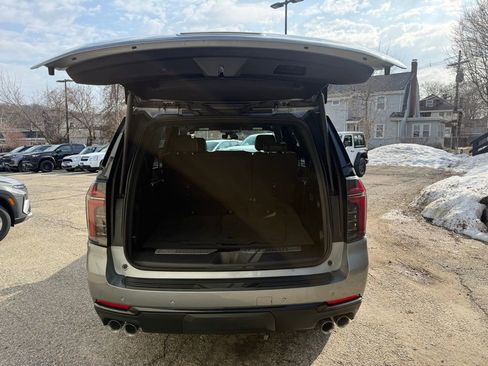 Used 2025 Chevrolet Tahoe Z71 AWD/4WD image 6