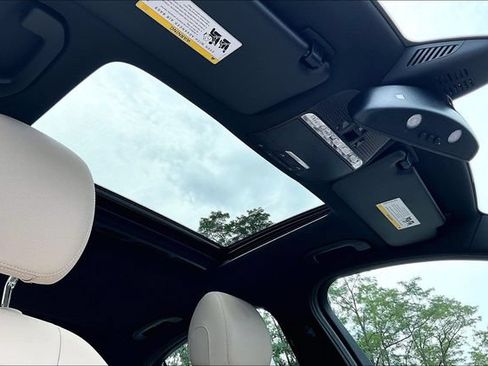 Used 2018 Mercedes-Benz C 300 4MATIC Sedan image 11