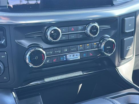 Used 2025 Ford F150 Lariat w/ Equipment Group 501A Mid image 33