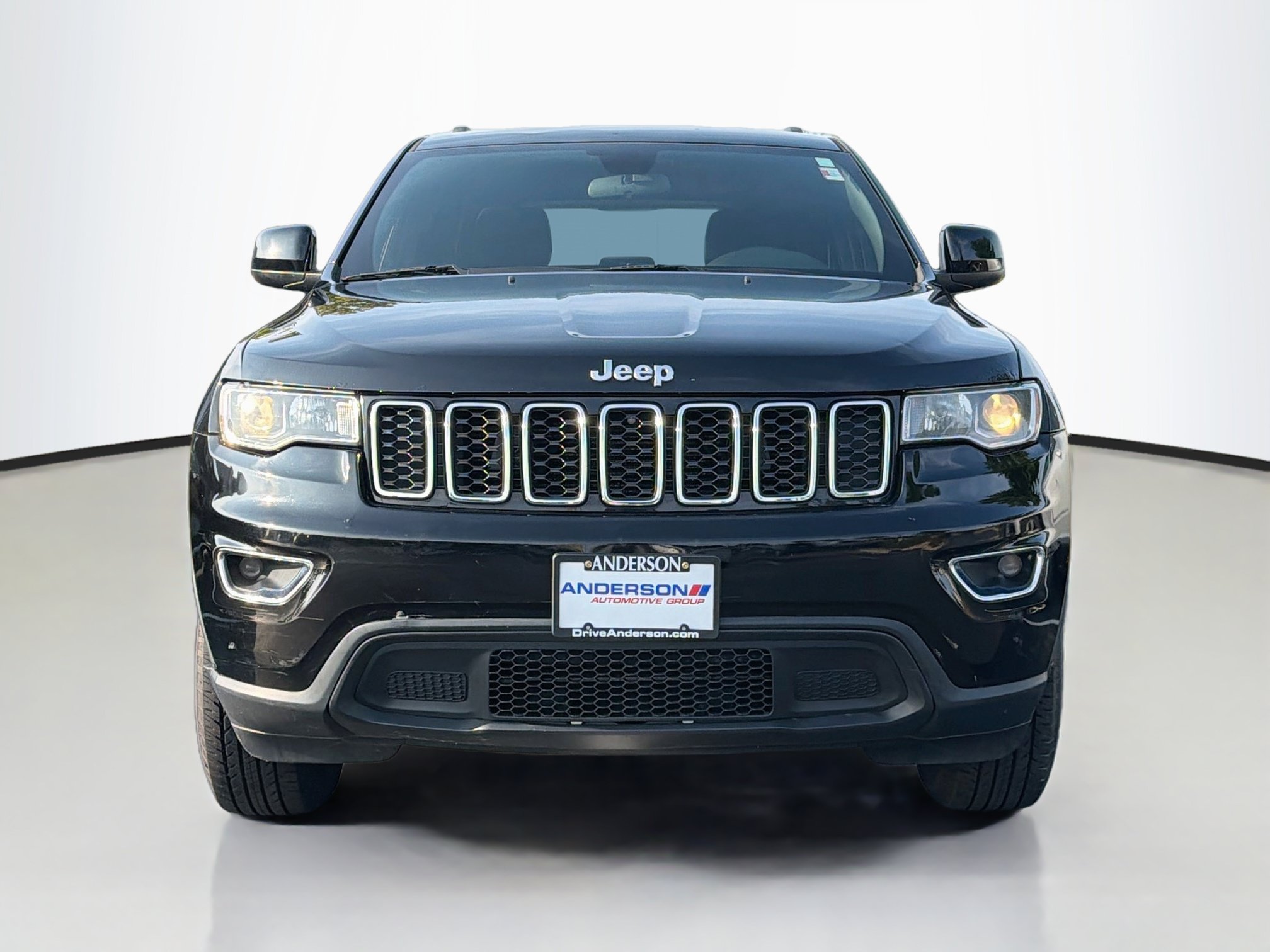 Used 2018 Jeep Grand Cherokee Laredo AWD/4WD image 5